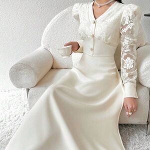 Elegant Cream Lace Long-Sleeve Dress
